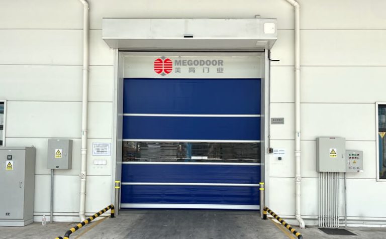 PPG涂料安装的防爆快速卷帘门缩略图 PPG涂料安装的防爆快速卷帘门缩略图