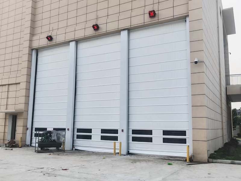 扬州自动化车间快速卷帘门：快速、高效、多功能的工业通道守护者缩略图