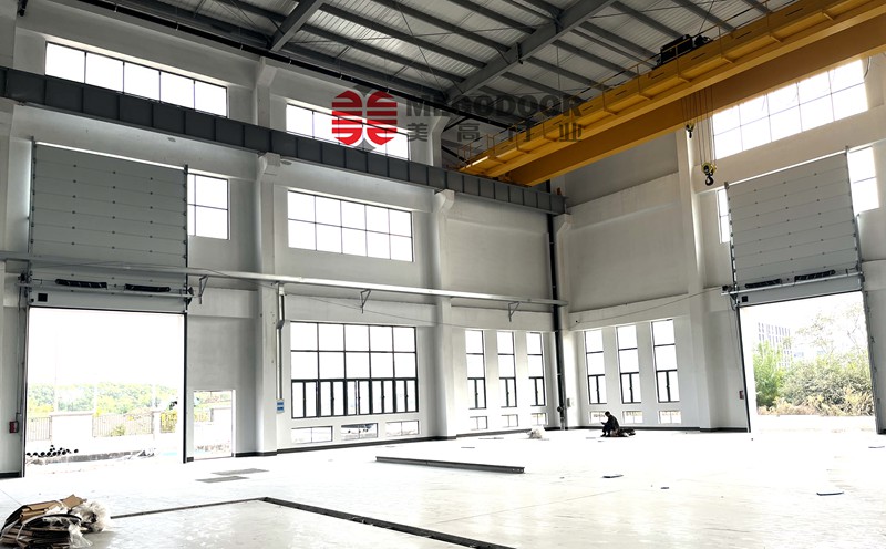 扬州物流园工业滑升门插图