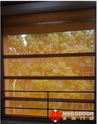 防蚊透风两不误：快速卷帘纱网门在工业环境中的应用缩略图