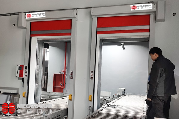 扬州立体仓库输送带快速门：智能物流与安全防护的完美结合插图1