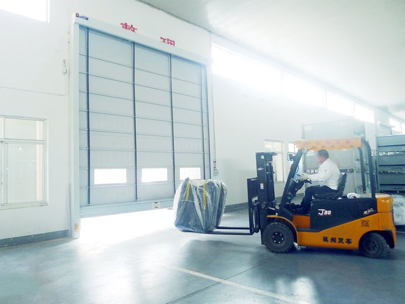 智慧物流通道:扬州厂房叉车专用快速堆积门系统插图1 智慧物流通道:扬州厂房叉车专用快速堆积门系统插图1