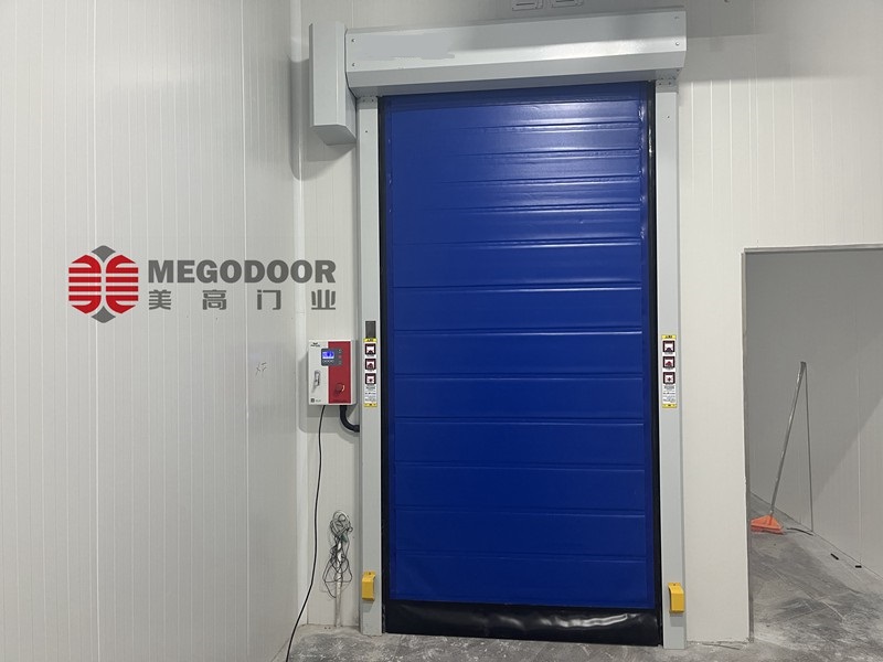 扬州工厂保温门怎么选？普通卷帘门、提升门、硬质快速门有什么区别插图