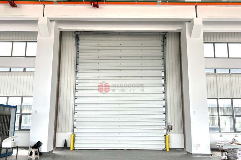 工厂电动门能抗12级风吗？扬州抗风提升门优势全面解析缩略图
